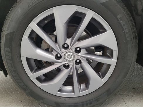 Used 2016 Nissan Rogue SL w/ SL Premium Package FWD image 31