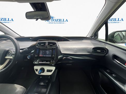 Used 2017 Toyota Prius FWD image 11