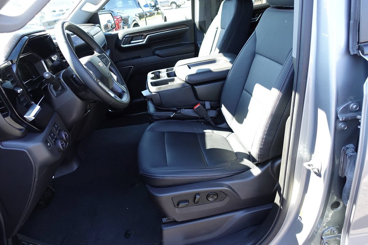 Used 2024 Chevrolet Silverado 1500 LT AWD/4WD image 20