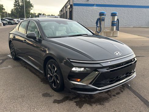 Used 2025 Hyundai Sonata SEL FWD image 7