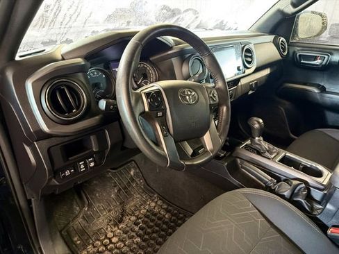 Used 2017 Toyota Tacoma 4x4 Double Cab image 8