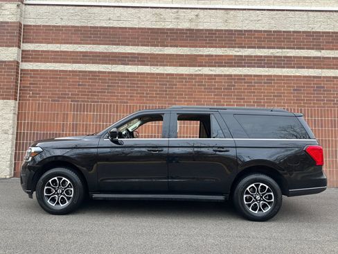 Used 2024 Ford Expedition Max XLT image 5