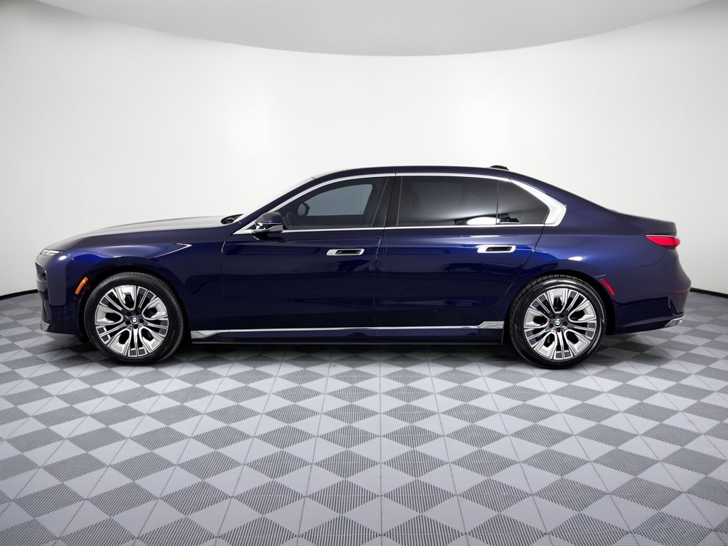 Used 2023 BMW i7 xDrive60 AWD/4WD image 2