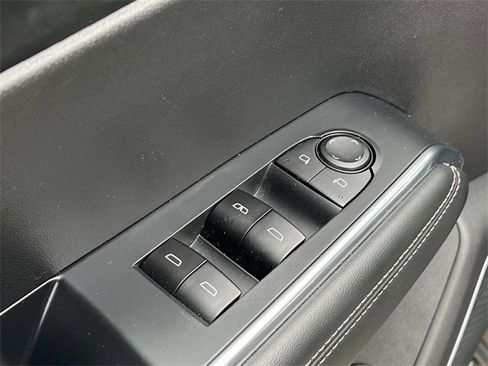 Used 2024 GMC Acadia Elevation image 30