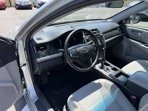 Used 2016 Toyota Camry SE FWD image 25