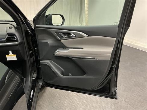 New 2026 Chevrolet Traverse LT w/ LPO, Floor Liner Package FWD image 36