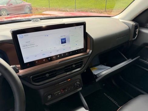 Certified 2025 Ford Bronco Sport Outer Banks w/ Outer Banks Tech Package+ AWD/4WD image 18