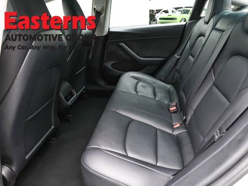 Used 2023 Tesla Model 3 Standard Range image 19