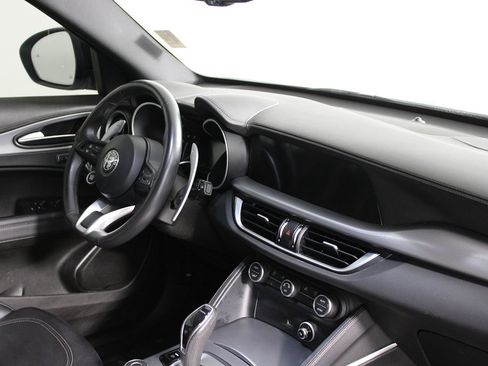 Used 2023 Alfa Romeo Stelvio Veloce image 20