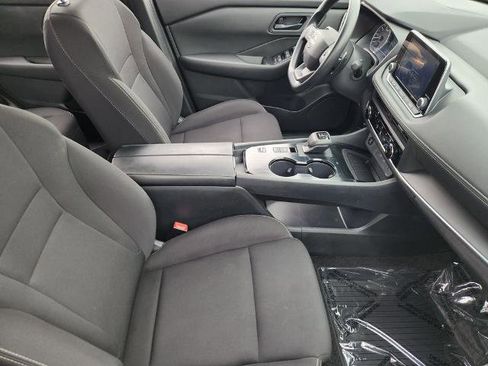 Certified 2025 Nissan Rogue S FWD image 10