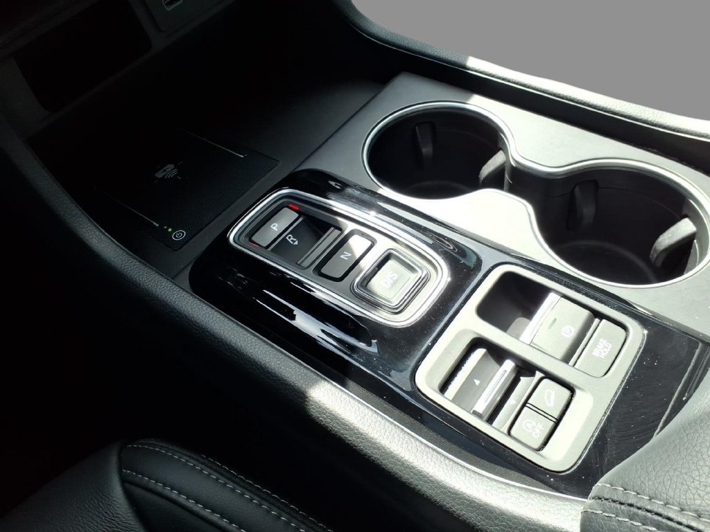 Used 2025 Honda Pilot Touring image 25