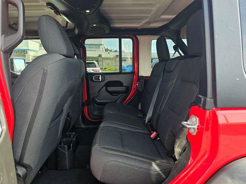 Used 2025 Jeep Wrangler Unlimited Sport AWD/4WD image 17