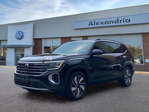 Certified 2024 Volkswagen Atlas SE w/ Panoramic Sunroof Package AWD/4WD image 1