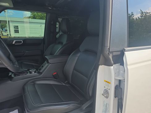 Used 2025 Ford Bronco Outer Banks AWD/4WD image 14