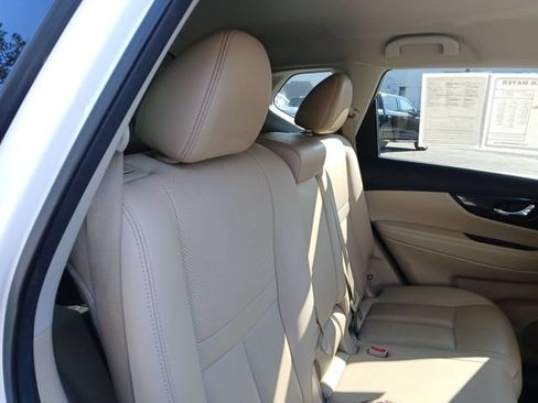 Used 2019 Nissan Rogue SL AWD/4WD image 41