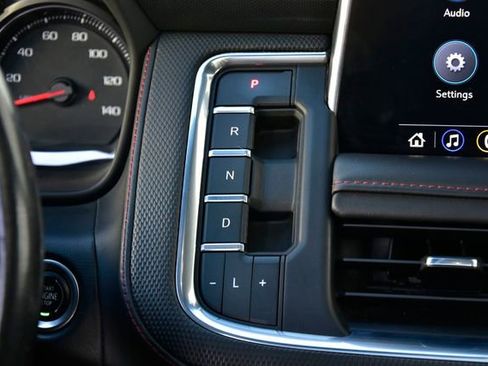 Used 2021 Chevrolet Suburban RST w/ Luxury Package image 29