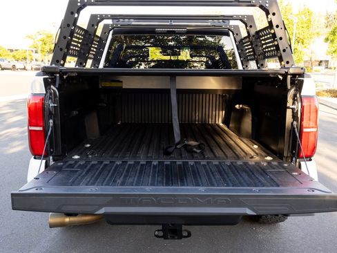 Certified 2024 Toyota Tacoma SR5 AWD/4WD image 8