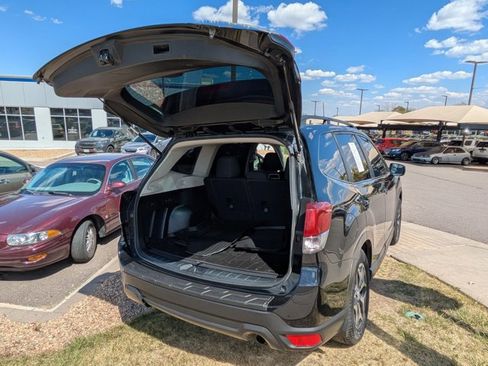 Used 2019 Subaru Forester Premium AWD/4WD image 23