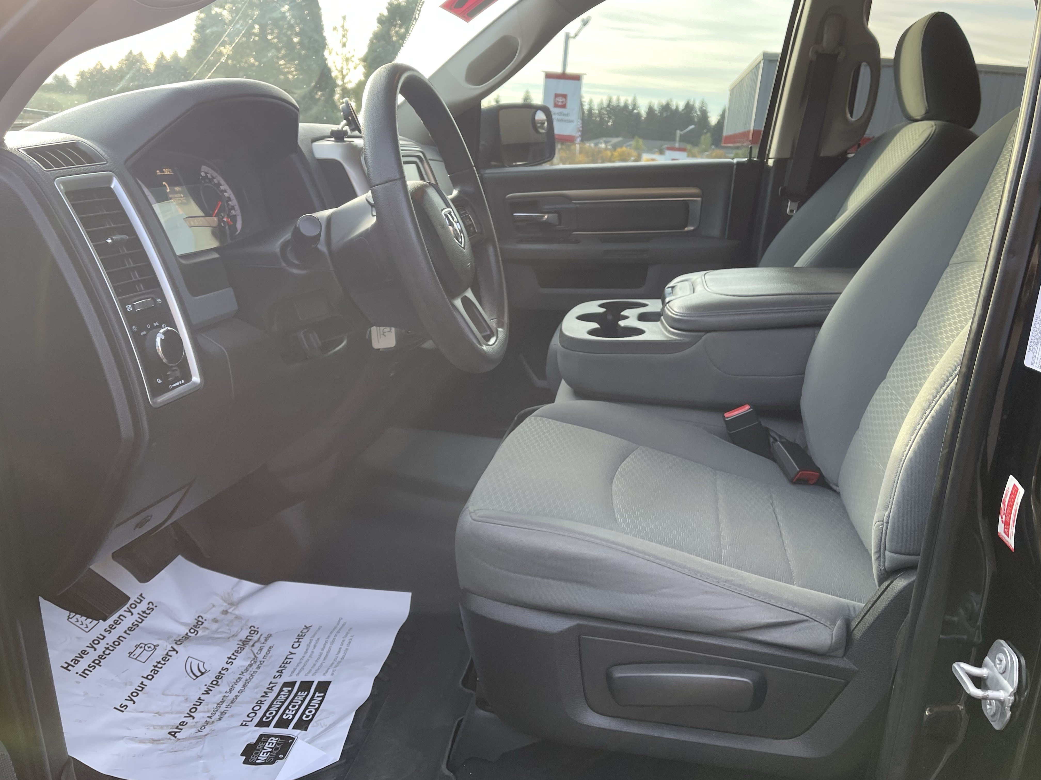 Used 2019 RAM 1500 Classic SLT AWD/4WD image 12