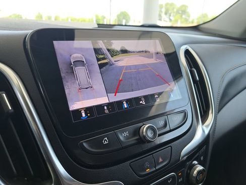 Used 2022 Chevrolet Equinox Premier AWD/4WD image 11