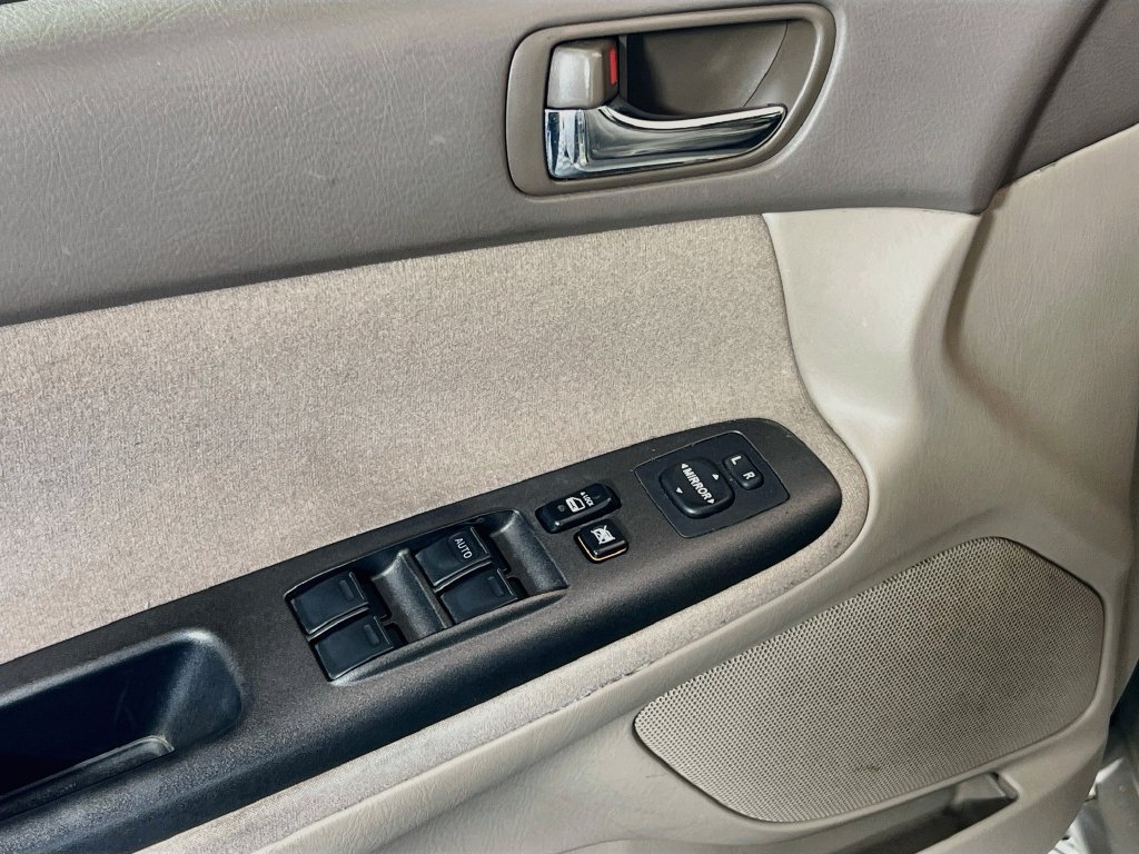 Used 2006 Toyota Camry LE FWD image 10