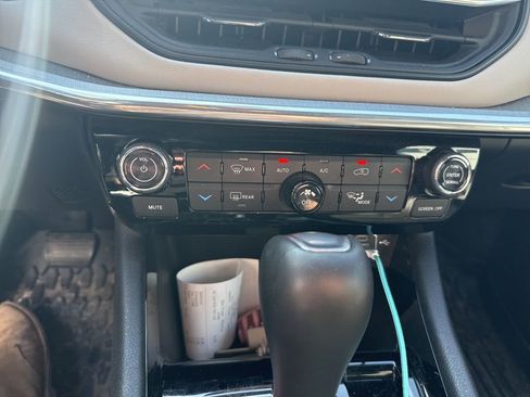 Used 2024 Jeep Compass Limited image 15