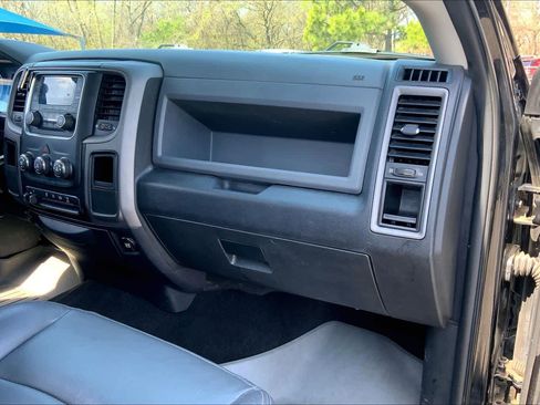 Used 2017 RAM 2500 Tradesman w/ Chrome Appearance Group image 19