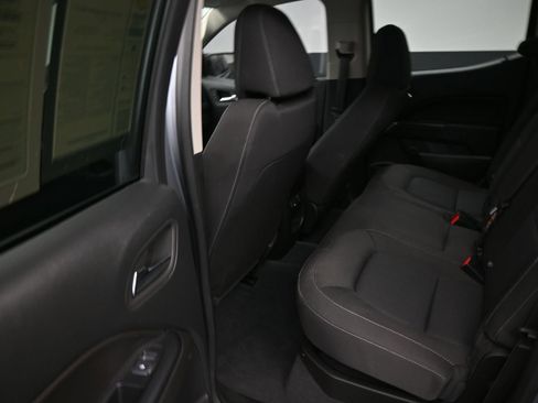 Used 2022 Chevrolet Colorado LT w/ LT Convenience Package AWD/4WD image 17