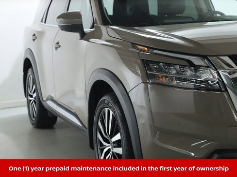 Certified 2024 Nissan Pathfinder Platinum image 11