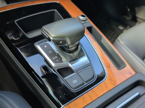 Used 2021 Audi Q5 e Premium Plus w/ Premium Plus Package image 23