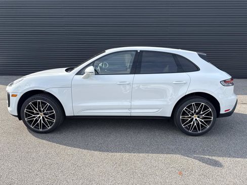 Used 2026 Porsche Macan AWD/4WD image 2