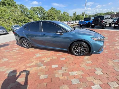 Used 2025 Toyota Camry XSE AWD/4WD image 36