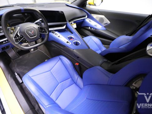 New 2026 Chevrolet Corvette 3LT Stingray Convertible RWD image 9