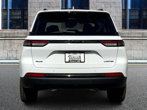 New 2025 Jeep Grand Cherokee Limited w/ Luxury Tech Group II image 3