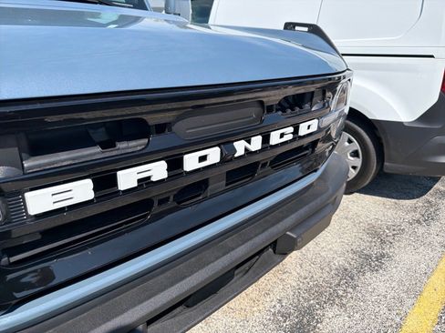 Used 2025 Ford Bronco Outer Banks AWD/4WD image 10