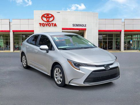 Used 2026 Toyota Corolla LE FWD image 2