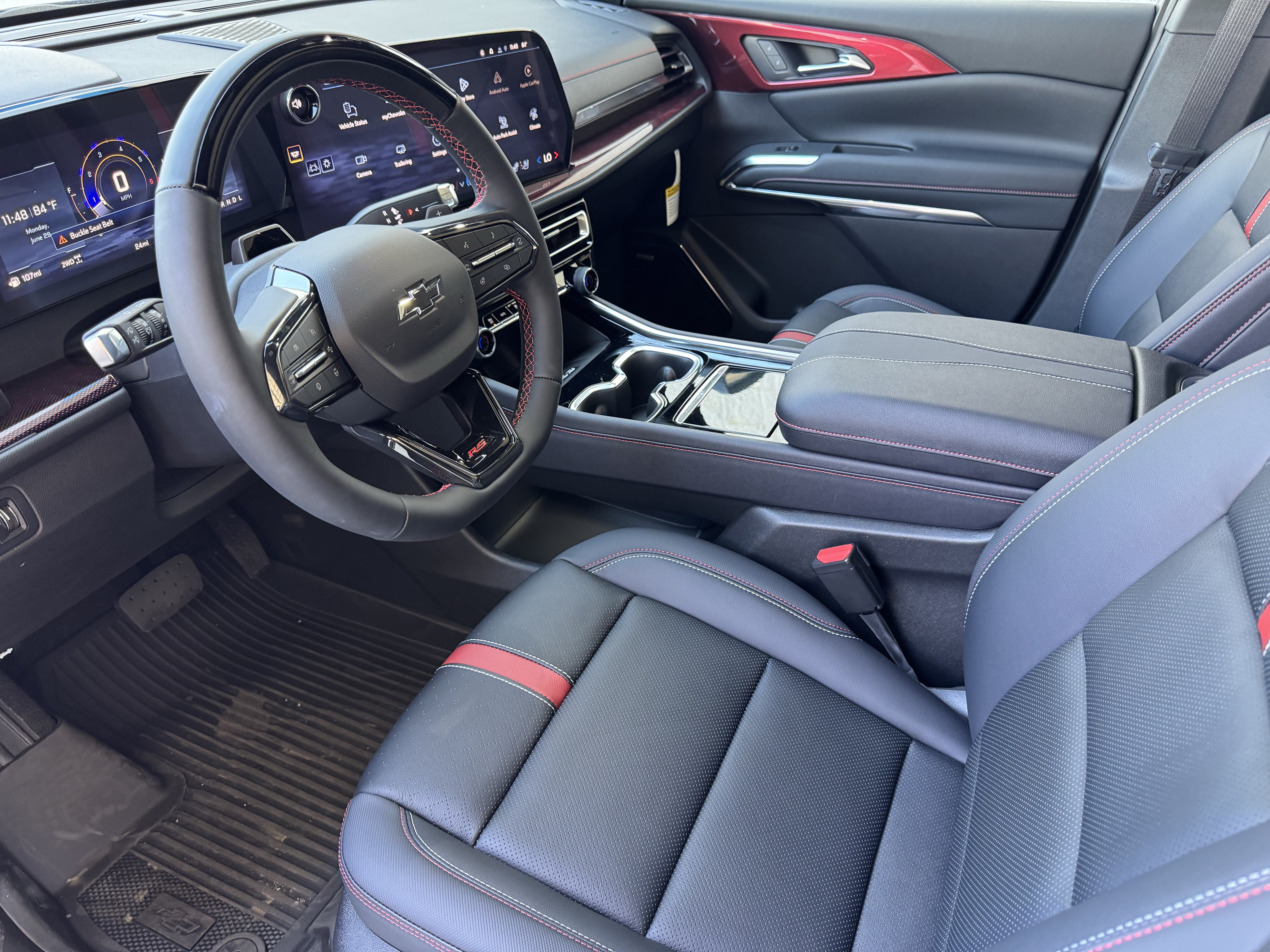 New 2026 Chevrolet Traverse RS w/ LPO, Floor Liner Package AWD/4WD image 9