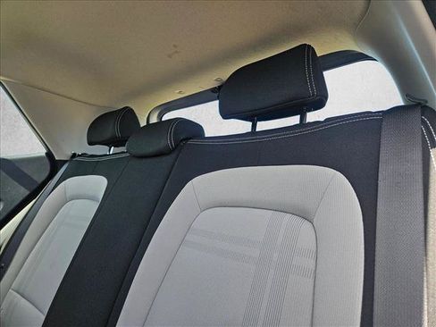 Used 2025 Hyundai Venue SEL FWD image 13
