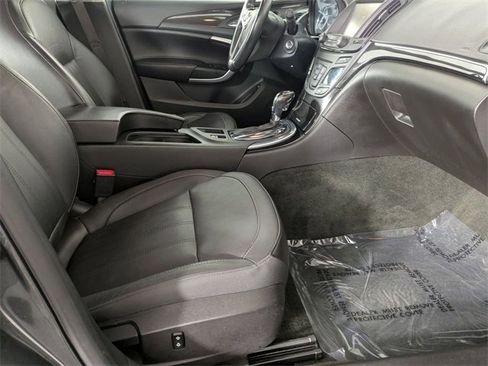 Used 2017 Buick Regal Sport Touring image 30