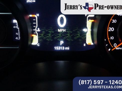 Used 2025 Jeep Gladiator Rubicon w/ Convenience Group AWD/4WD image 10