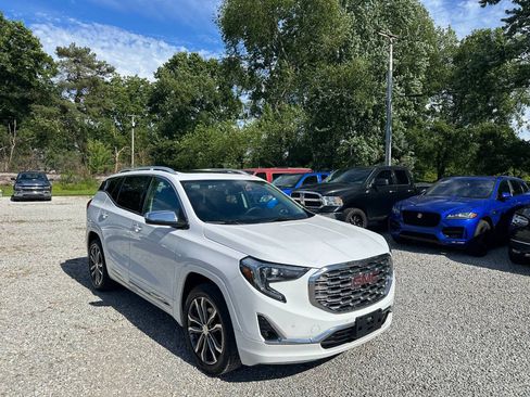 Used 2018 GMC Terrain Denali w/ Advanced Safety Package AWD/4WD image 3