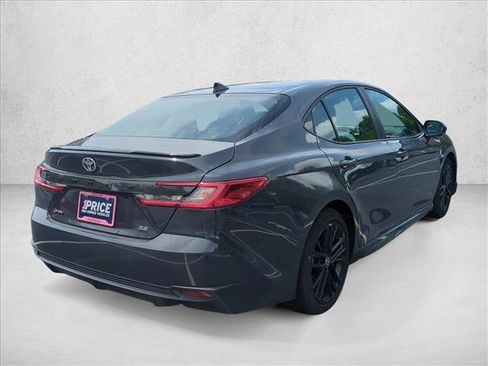 Used 2026 Toyota Camry SE FWD image 5