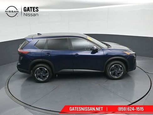 Used 2024 Nissan Rogue SV FWD image 43