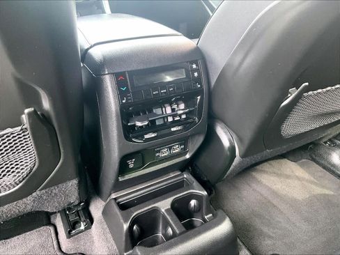 Used 2022 Jeep Grand Cherokee L Limited image 29