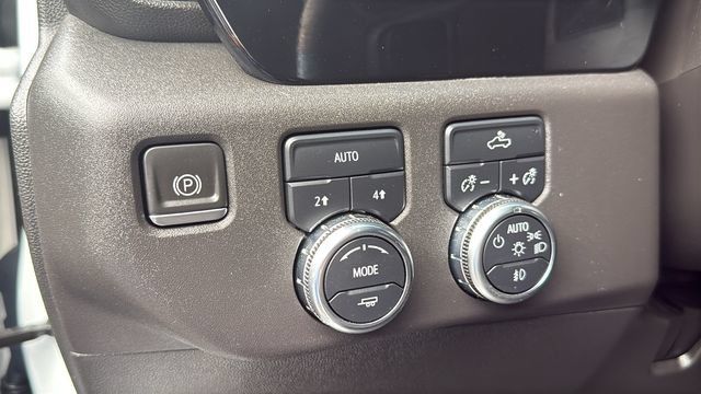 Used 2024 GMC Sierra 1500 Elevation AWD/4WD image 13