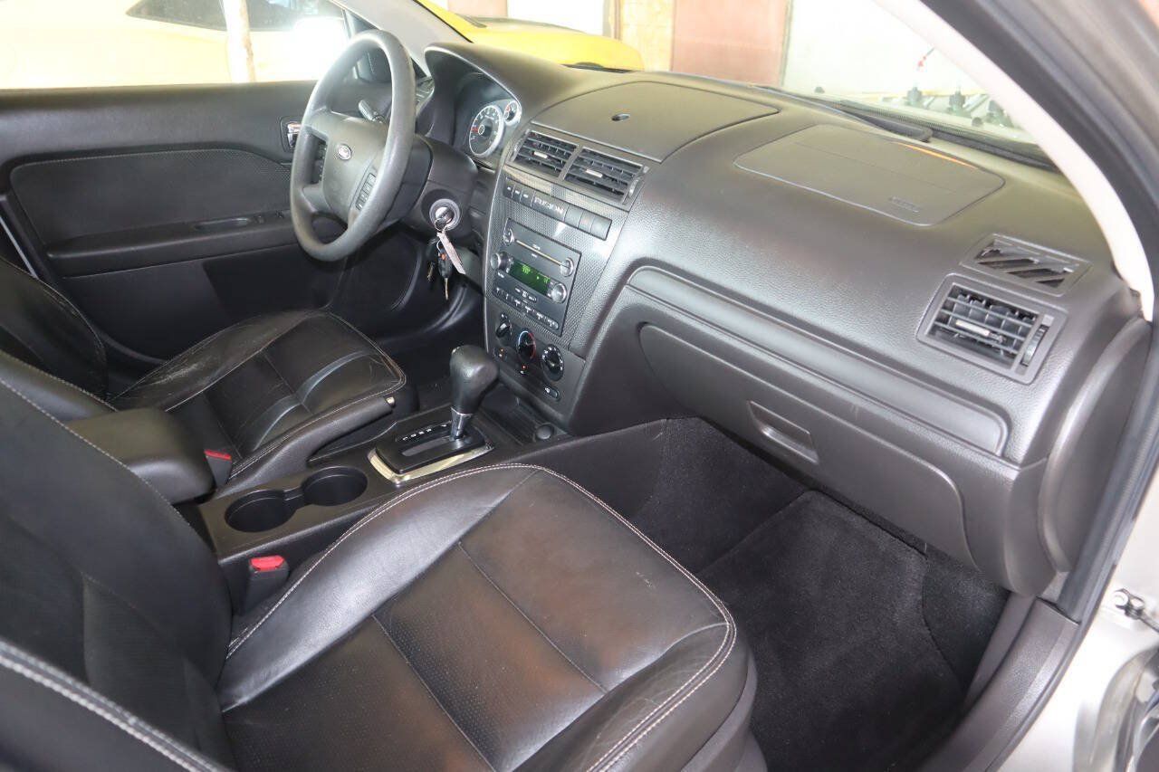 Used 2008 Ford Fusion SE FWD image 25