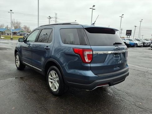 Used 2019 Ford Explorer XLT w/ Equipment Group 202A image 3