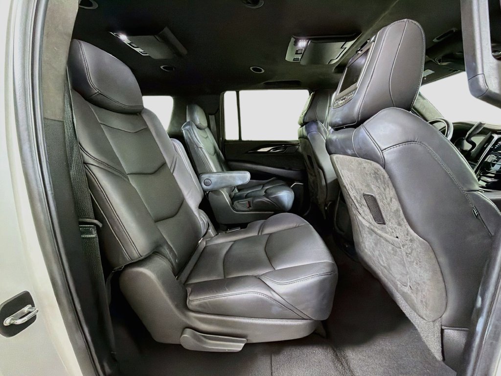 Used 2019 Cadillac Escalade ESV Platinum AWD/4WD image 31