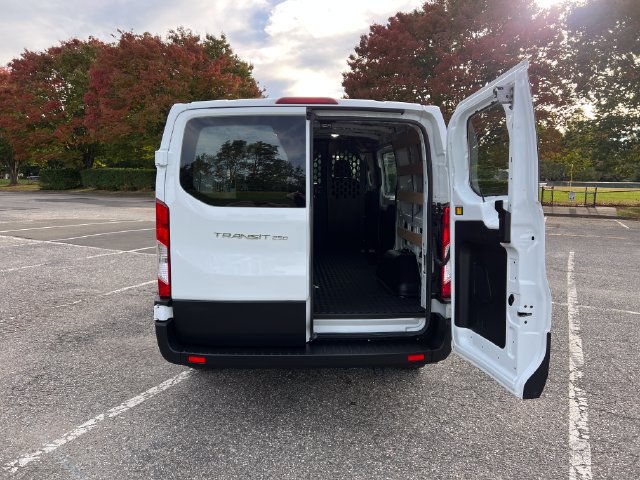 Used 2025 Ford Transit 250 Low Roof w/ Exterior Upgrade Package RWD image 24