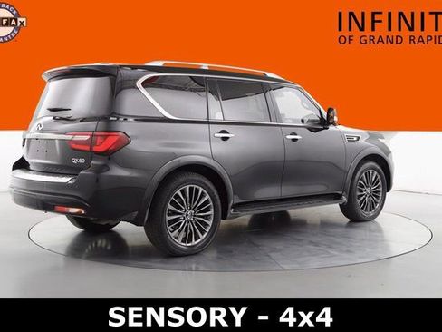 Used 2024 INFINITI QX80 Sensory image 3